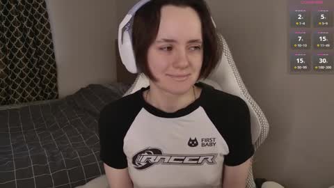 luna_loveeee online show from April 4, 2026, 3:49 am