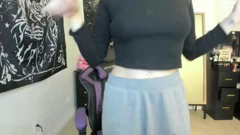 Luna online show from November 26, 2025, 12:22 am