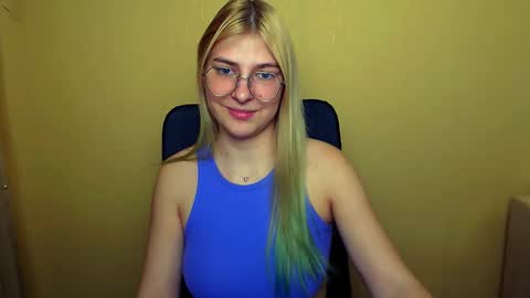 Snapshot of luna_lush_ chatting on February 6, 2025, 12:16 pm Luna online show from February 6, 2025, 12:16 pm