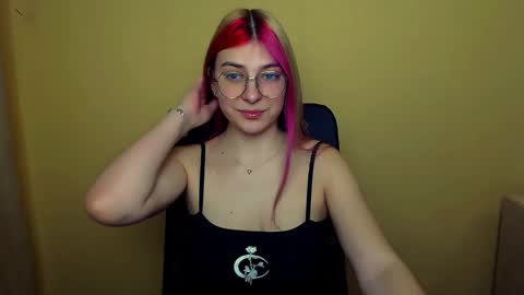 Snapshot of luna_lush_ chatting on March 5, 2025, 8:21 am Luna online show from March 5, 2025, 8:21 am