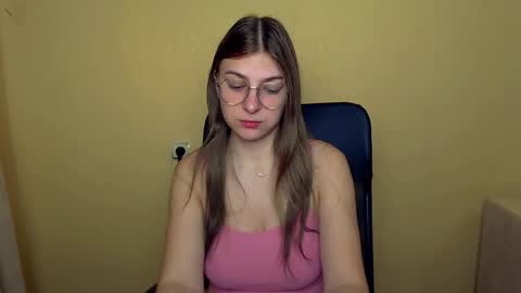 Snapshot of luna_lush_ chatting on October 14, 2025, 9:32 am Luna online show from October 14, 2025, 9:32 am