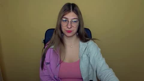 Luna online show from October 20, 2025, 9:43 am