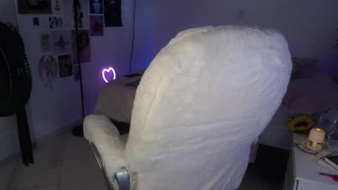 Snapshot of luna_mails chatting on May 23, 2026, 9:52 pm Luna online show from May 23, 2026, 9:52 pm