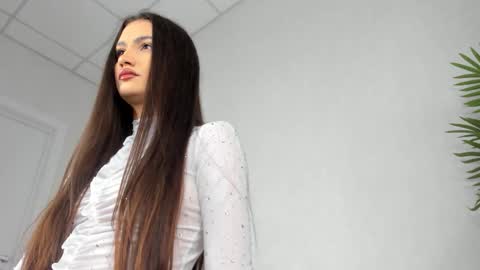 Snapshot of luna_mee chatting on March 19, 2026, 8:07 am Adele online show from March 19, 2026, 8:07 am