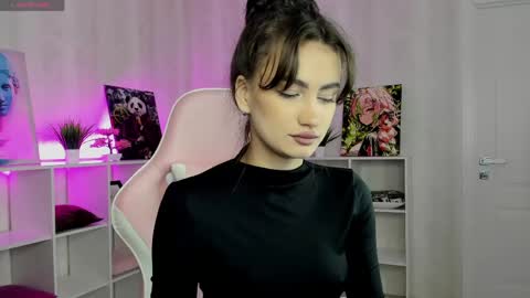 Snapshot of luna_mee chatting on May 19, 2026, 1:00 am Adele online show from May 19, 2026, 1:00 am