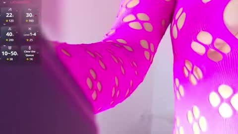   online show from September 11, 2025, 10:43 pm