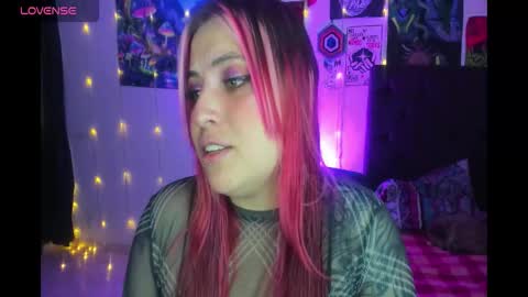 MISS LUNA  online show from January 5, 2026, 7:06 pm