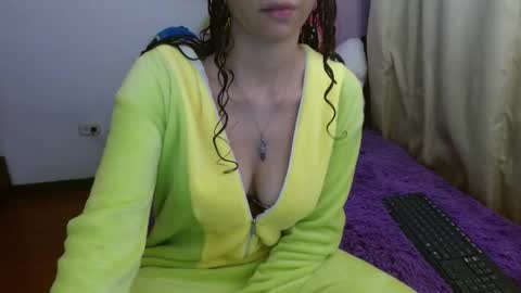 luna_rios69 online show from December 1, 2025, 1:54 am