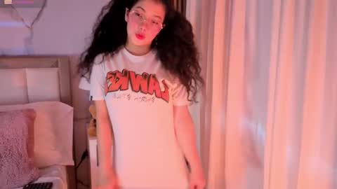 Snapshot of luna_rosse__ chatting on September 23, 2025, 12:08 pm L U N A Try my private online show from September 23, 2025, 12:08 pm