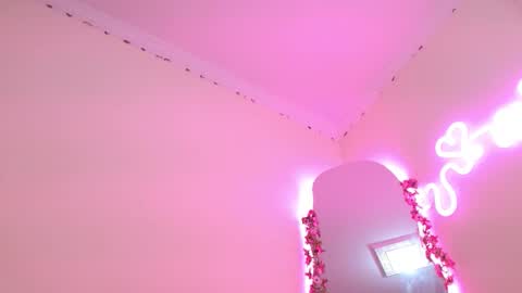 Snapshot of luna_rougets chatting on March 24, 2026, 1:38 pm Luna Rougets online show from March 24, 2026, 1:38 pm