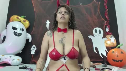 Snapshot of luna_smit_ chatting on October 24, 2025, 8:38 pm Luna online show from October 24, 2025, 8:38 pm