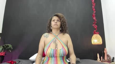 Snapshot of luna_smit_ chatting on November 19, 2025, 9:26 pm Luna online show from November 19, 2025, 9:26 pm