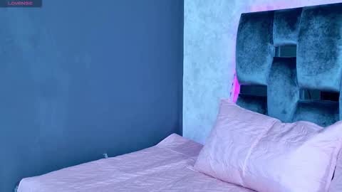 luna_sophya online show from September 27, 2025, 11:48 am