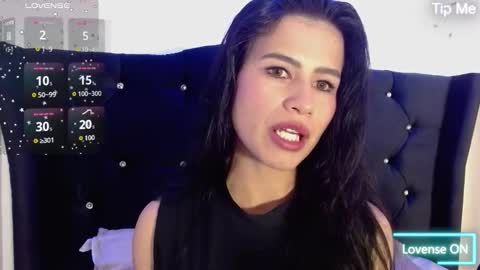 luna_starr69 online show from November 25, 2025, 1:33 pm