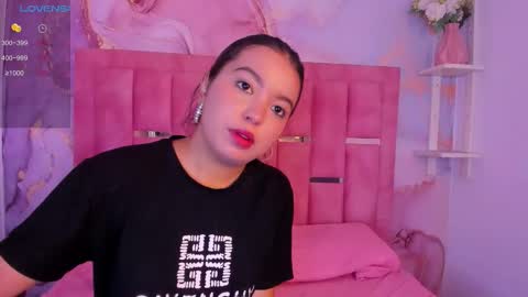 Luna  online show from September 28, 2025, 4:34 pm