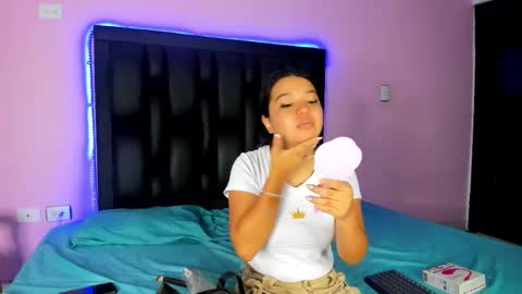 Luna  online show from November 15, 2025, 11:40 am