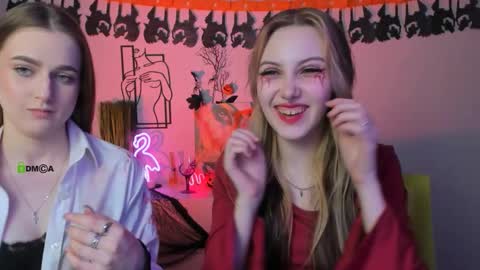 Luna online show from October 30, 2025, 8:31 pm