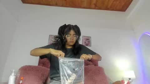 Snapshot of luna_velveth1 chatting on February 2, 2026, 1:04 am luna_velveth1 online show from February 2, 2026, 1:04 am