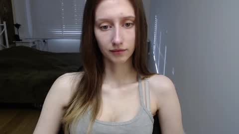 L U N A  online show from April 22, 2026, 6:05 am