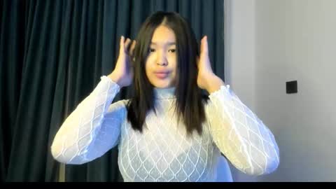 Snapshot of luna_yum chatting on March 1, 2026, 7:38 pm online show from March 1, 2026, 7:38 pm