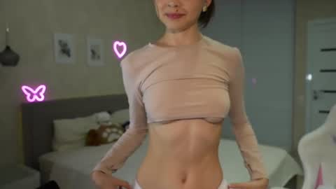 Sweet Luna online show from July 1, 2026, 5:45 pm