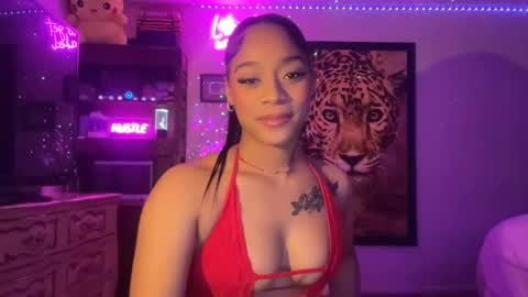 lunaa_11 online show from May 20, 2026, 5:46 am