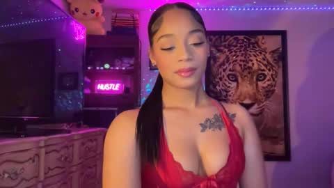 lunaa_11 online show from June 4, 2026, 6:41 am