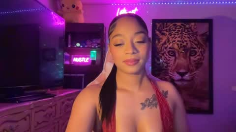 lunaa_11 online show from July 25, 2026, 7:28 am
