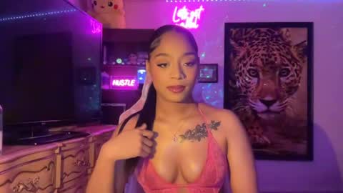 lunaa_11 online show from July 30, 2026, 6:12 am