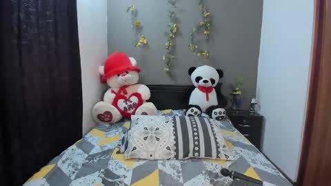 lunaa mayer online show from February 22, 2025, 10:52 pm