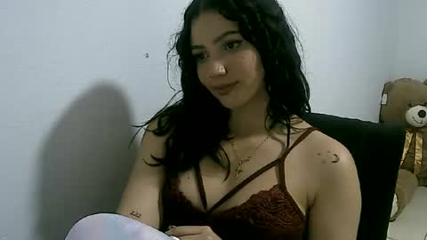 lunaa_sub online show from February 14, 2025, 2:39 am