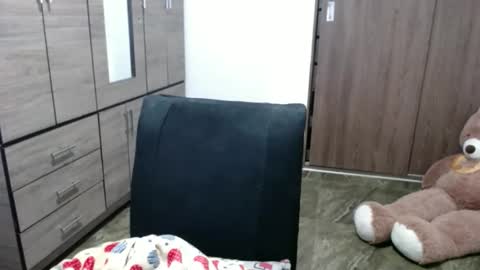 lunaa_sub online show from October 1, 2025, 4:02 pm