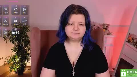 Luna online show from March 25, 2026, 7:03 am