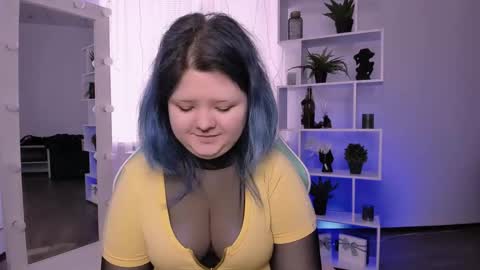 Luna online show from April 13, 2026, 5:35 am