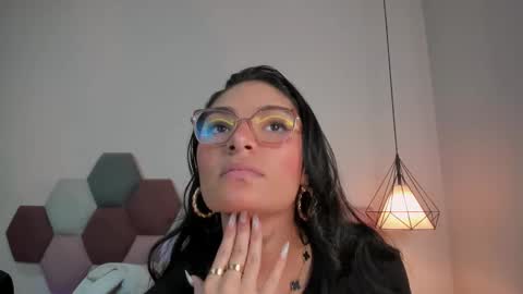 Luna Aspen online show from March 5, 2026, 6:04 pm