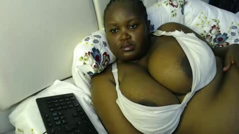 lunabloom01 online show from February 1, 2026, 11:09 am