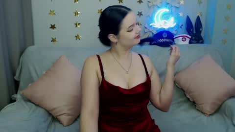 Luna online show from April 9, 2026, 4:45 am