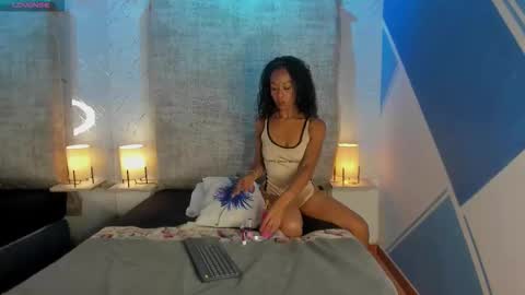 Luna online show from February 26, 2026, 4:55 am