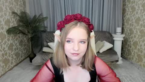 lunacosplaya online show from November 1, 2025, 3:30 am