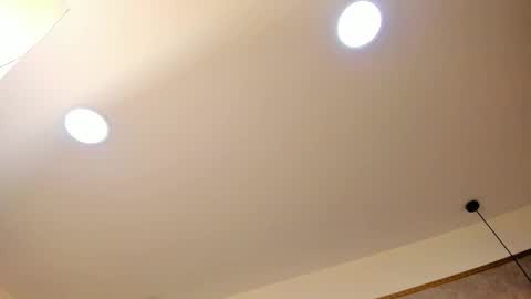 LUNA  online show from November 8, 2025, 1:11 pm