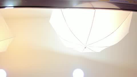 LUNA  online show from December 2, 2025, 1:05 pm