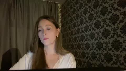 lunafeather online show from June 20, 2026, 10:01 pm