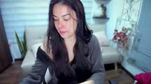 Luna online show from December 20, 2025, 3:13 am