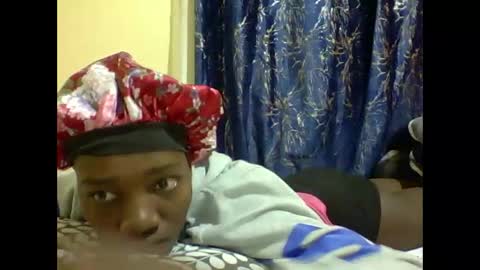 lunah_kitty online show from May 4, 2026, 3:24 am