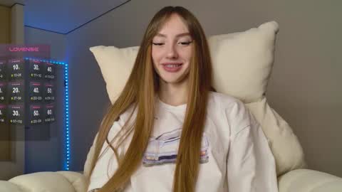 Luna online show from October 15, 2025, 11:49 pm