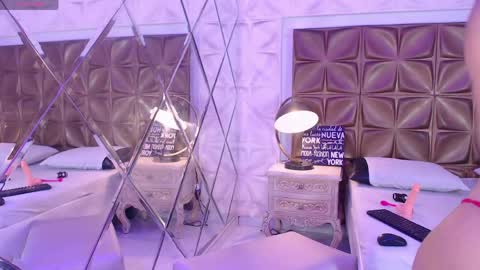 Luna  online show from April 15, 2026, 12:34 pm