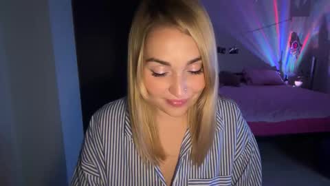 Lana online show from October 30, 2025, 11:27 pm