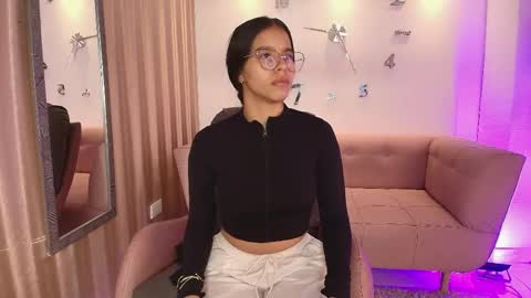 lunamillers_ online show from April 13, 2026, 3:45 am