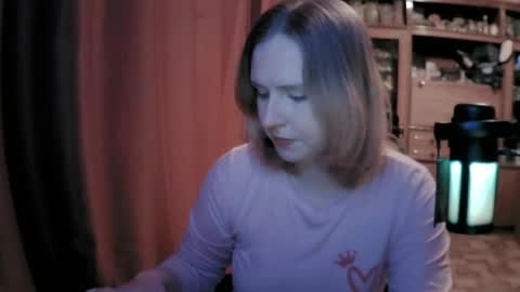 lunamystique_ online show from April 29, 2026, 2:43 pm