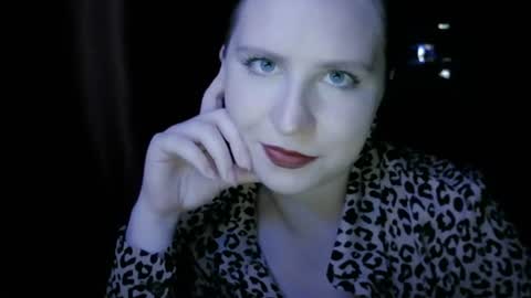 lunamystique_ online show from July 12, 2026, 8:11 pm